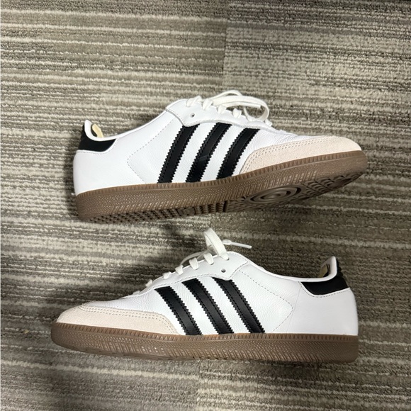 White and Black adidas sambas - Picture 1 of 8